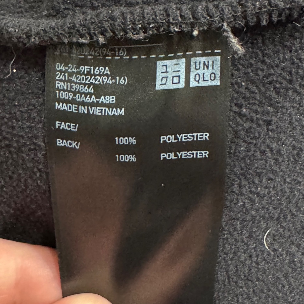 Women's Uniqlo Fuzzy Jacket. - Picture 4 of 5